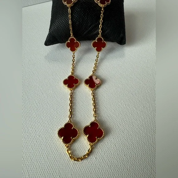 Red Clover Necklace Jewelry - Picture 10 of 17